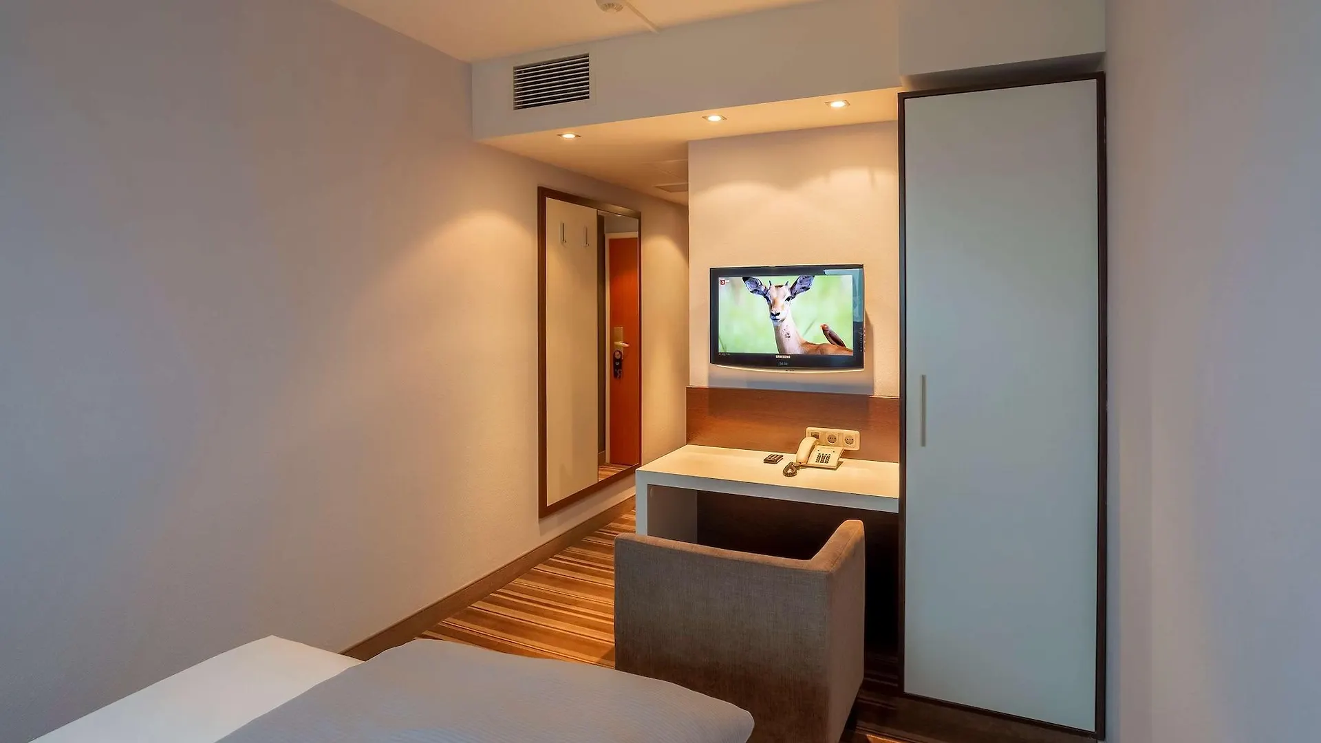***  Rilano 24/7 Hotel Muenchen Almanya